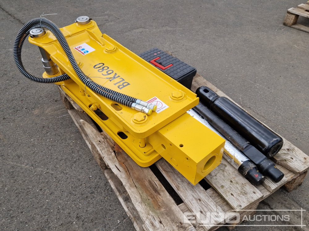 Unused 2025 BLK 680 - Hydraulic hammer: picture 5 Unused 2025 BLK 680 - Hydraulic hammer: picture 5