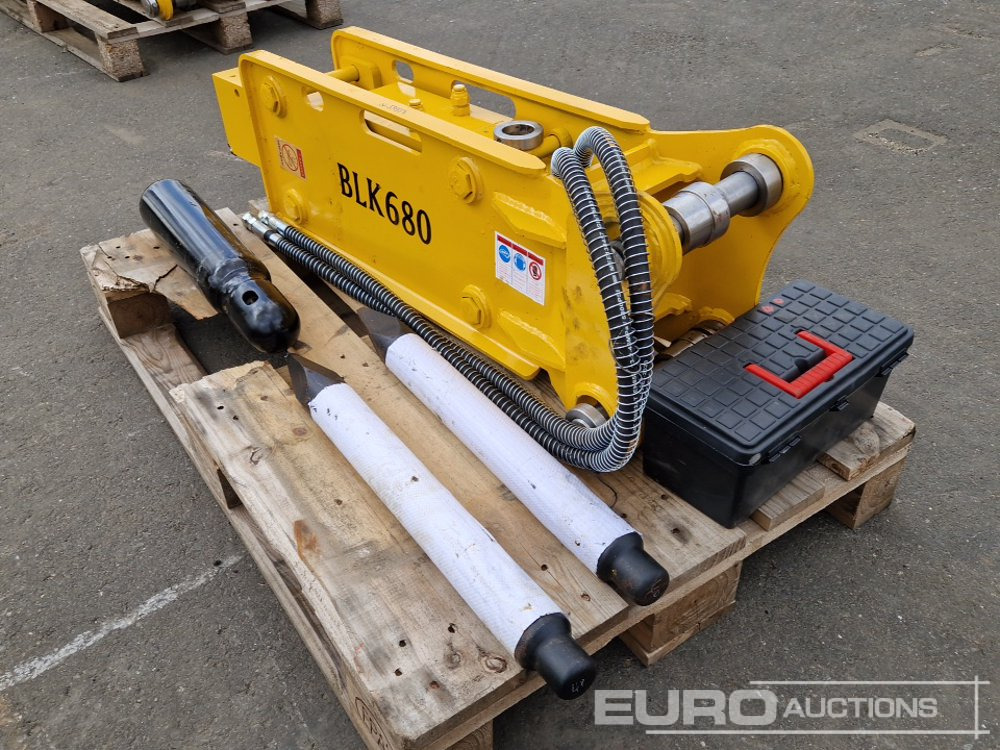 Unused 2025 BLK 680 - Hydraulic hammer: picture 3 Unused 2025 BLK 680 - Hydraulic hammer: picture 3