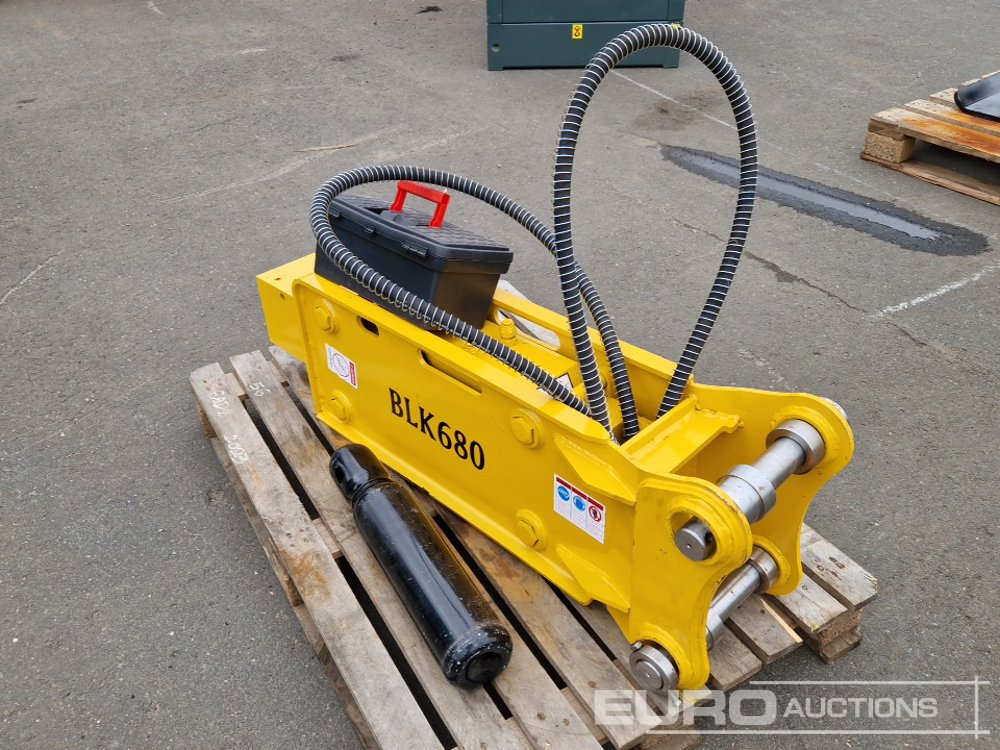 Unused 2025 BLK 680 - Hydraulic hammer: picture 3 Unused 2025 BLK 680 - Hydraulic hammer: picture 3