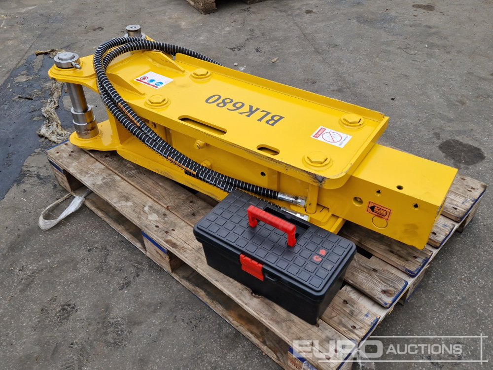 Unused 2025 BLK 680 - Hydraulic hammer: picture 5 Unused 2025 BLK 680 - Hydraulic hammer: picture 5