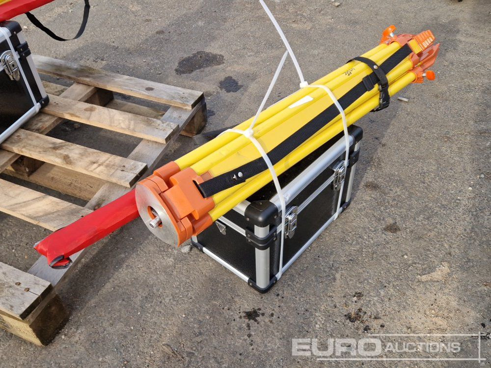 Unused 2025 SKLP Self-Leveling Rotary Laser Level with Batteries, Receiver, Tripod, Grade Rod - Workshop equipment: picture 2 Unused 2025 SKLP Self-Leveling Rotary Laser Level with Batteries, Receiver, Tripod, Grade Rod - Workshop equipment: picture 2