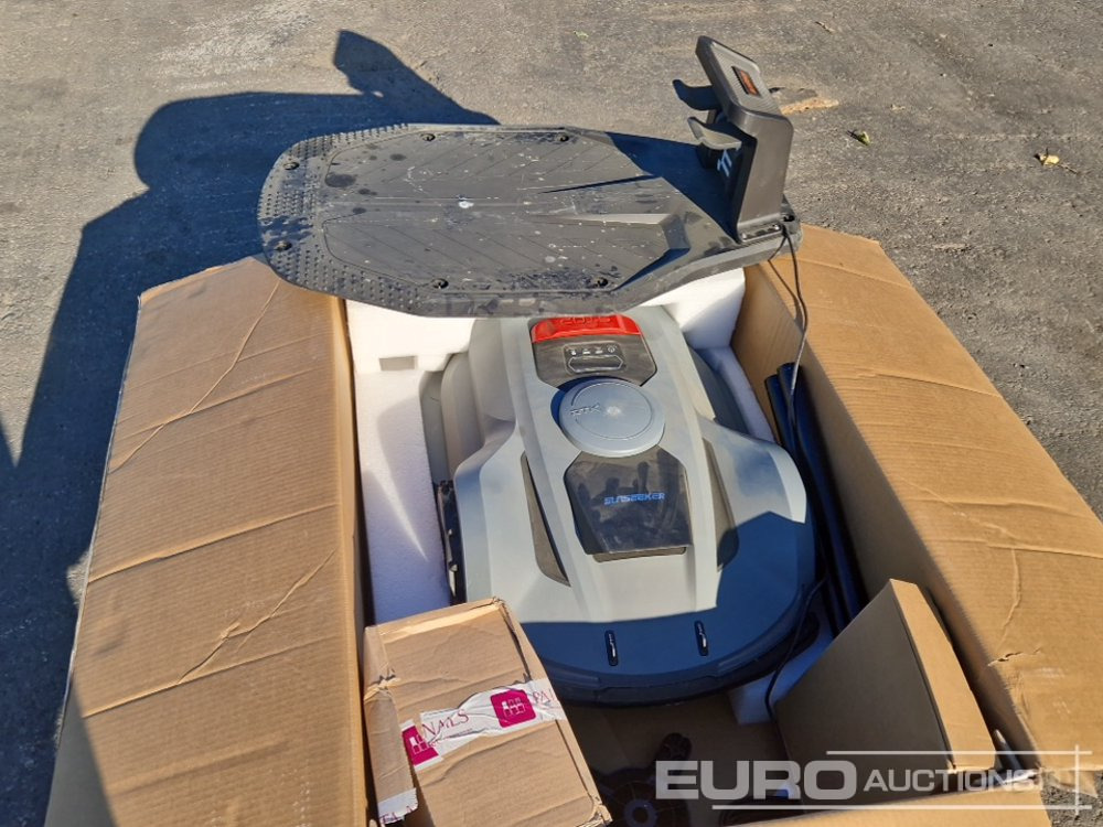 Unused SunSeeker X7 Robotic Lawnmower, 3,000m² - Construction equipment: picture 1 Unused SunSeeker X7 Robotic Lawnmower, 3,000m² - Construction equipment: picture 1