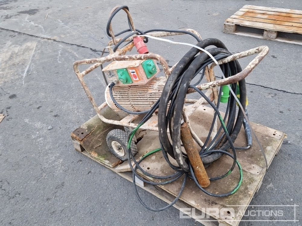 Wacker Neuson Frequency Converter + Concrete Poker - Asphalt machine: picture 1 Wacker Neuson Frequency Converter + Concrete Poker - Asphalt machine: picture 1
