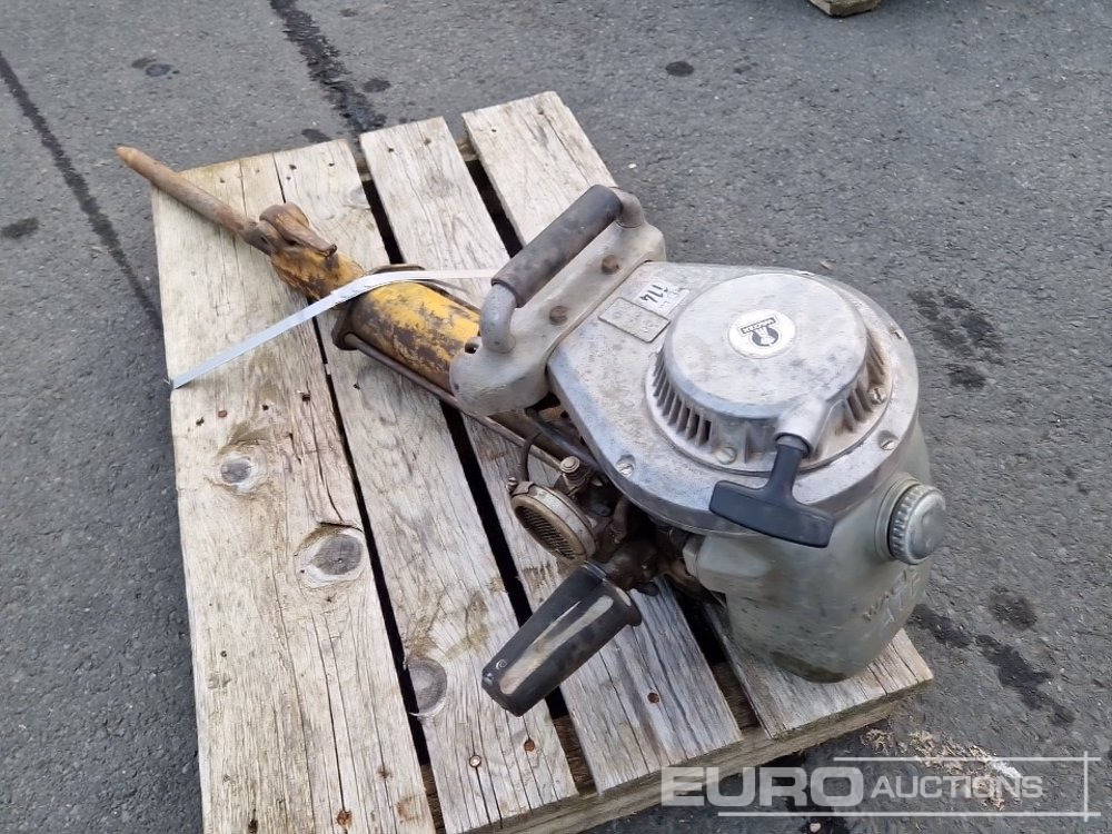 Wacker Petrol Paving Breaker - Asphalt machine: picture 2 Wacker Petrol Paving Breaker - Asphalt machine: picture 2