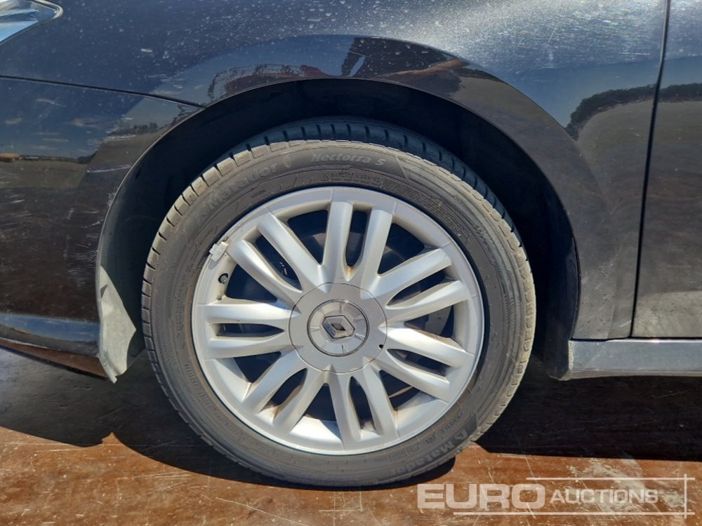 2010 Renault Laguna - Car: picture 5 2010 Renault Laguna - Car: picture 5