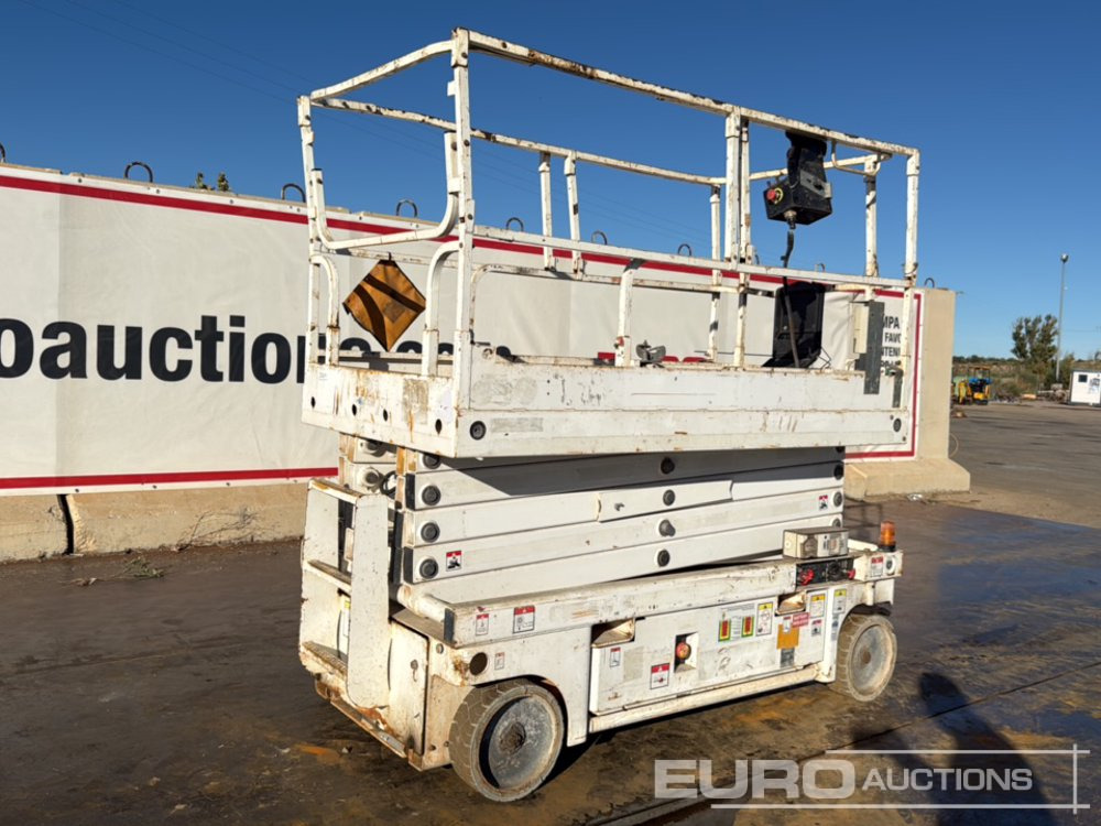 2014 Haulotte Compact 12 - Scissor lift: picture 1 2014 Haulotte Compact 12 - Scissor lift: picture 1