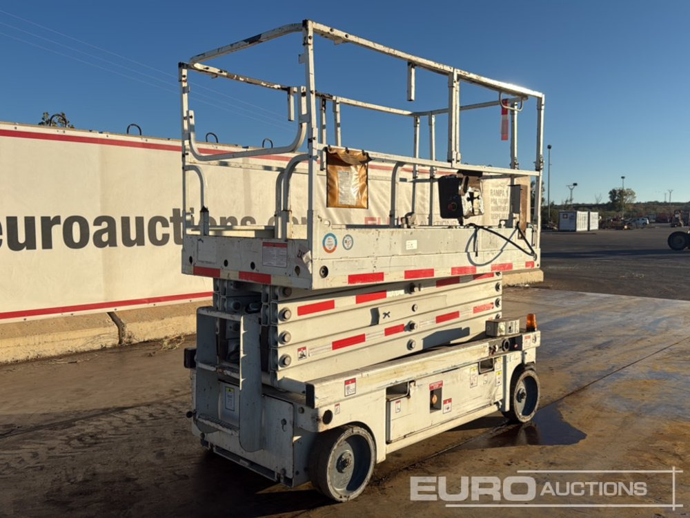 2014 Haulotte Compact 12 - Scissor lift: picture 5 2014 Haulotte Compact 12 - Scissor lift: picture 5