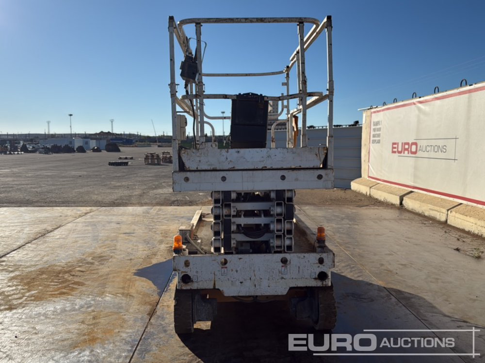 2014 Haulotte Compact 12 - Scissor lift: picture 4 2014 Haulotte Compact 12 - Scissor lift: picture 4