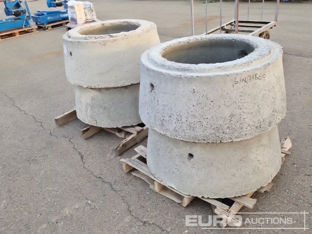 Concrete Tubes (4 of) - Construction equipment: picture 3 Concrete Tubes (4 of) - Construction equipment: picture 3