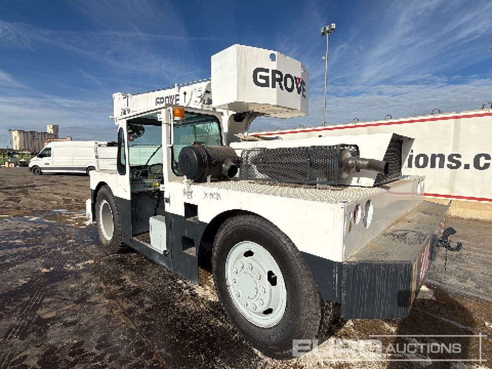 Grove 4x2 Crane, Stabilisers - Mobile crane: picture 3 Grove 4x2 Crane, Stabilisers - Mobile crane: picture 3