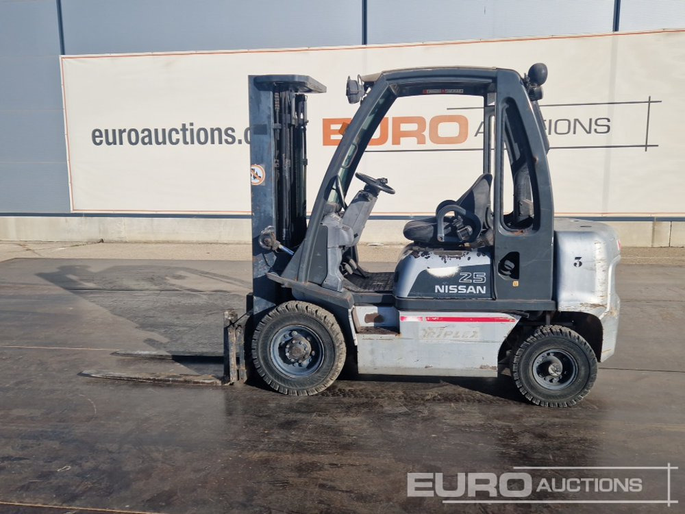 Nissan 25 - Forklift: picture 2 Nissan 25 - Forklift: picture 2