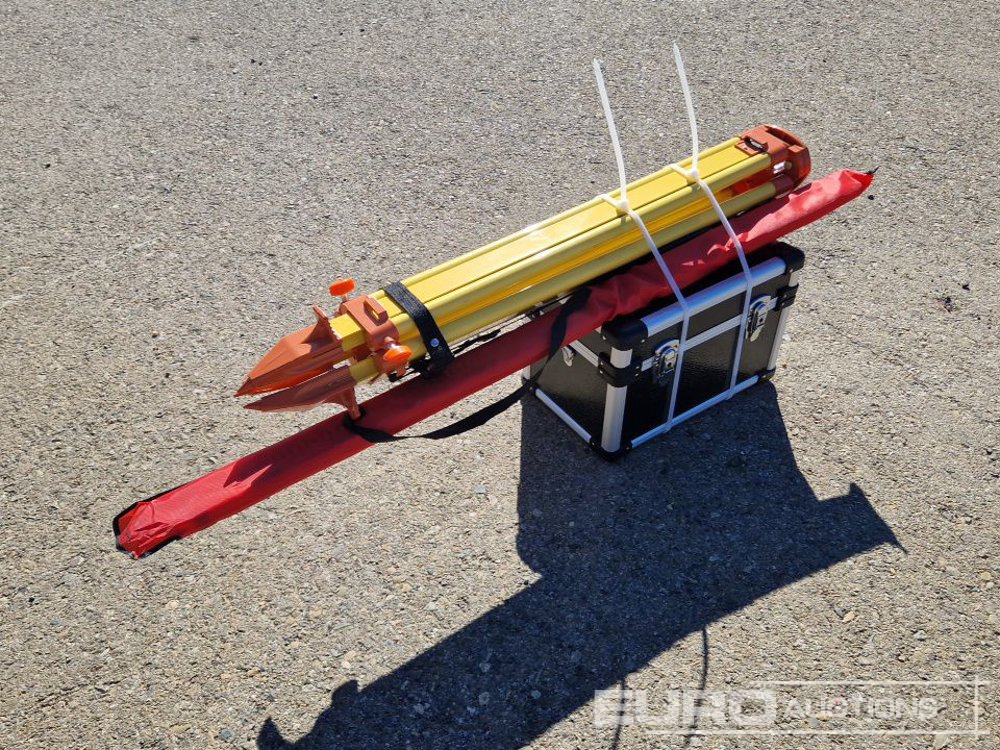 Unused Captok Self-Leveling Rotary Laser Level With Batteries, Receiver, Tripod, Grade Rod - Workshop equipment: picture 2 Unused Captok Self-Leveling Rotary Laser Level With Batteries, Receiver, Tripod, Grade Rod - Workshop equipment: picture 2