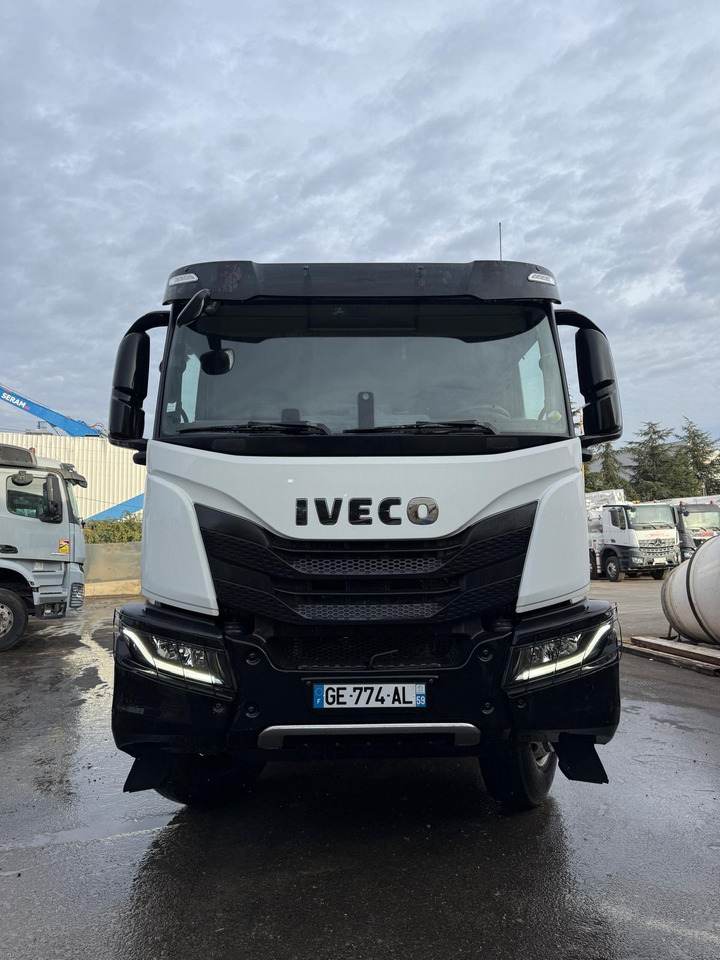 Camion béton Iveco XWay 420 GE-774-AL - Concrete mixer truck: picture 1 Camion béton Iveco XWay 420 GE-774-AL - Concrete mixer truck: picture 1