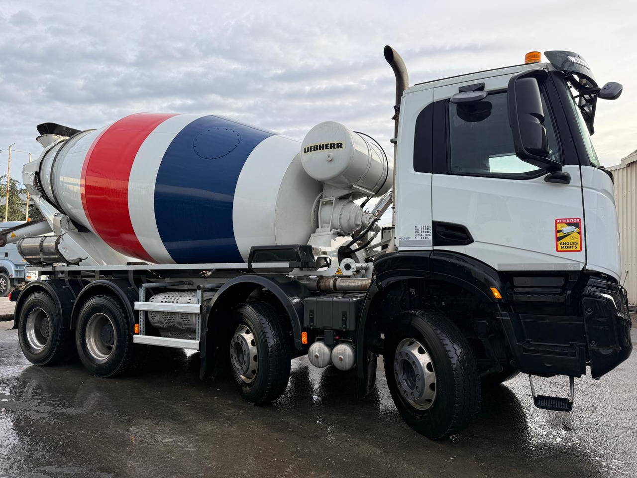 Camion béton Iveco XWay 420 GE-774-AL - Concrete mixer truck: picture 3 Camion béton Iveco XWay 420 GE-774-AL - Concrete mixer truck: picture 3
