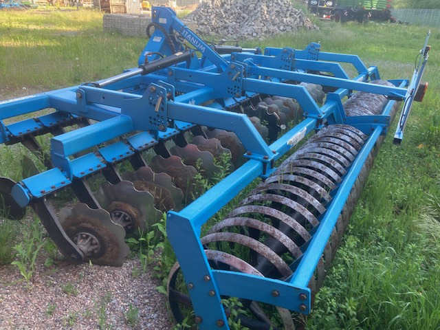 Agroland Kurzscheibenegge Heavy 4,50m - Disc harrow: picture 1 Agroland Kurzscheibenegge Heavy 4,50m - Disc harrow: picture 1