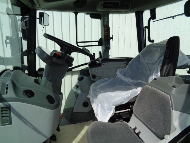 Claas Arion 430 - Farm tractor: picture 5 Claas Arion 430 - Farm tractor: picture 5