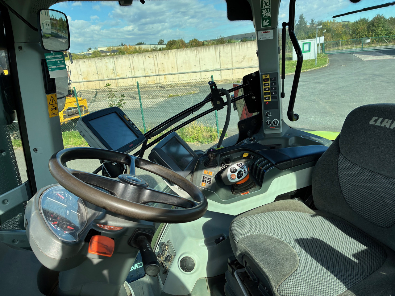 Claas Axion 870 - Farm tractor: picture 4 Claas Axion 870 - Farm tractor: picture 4