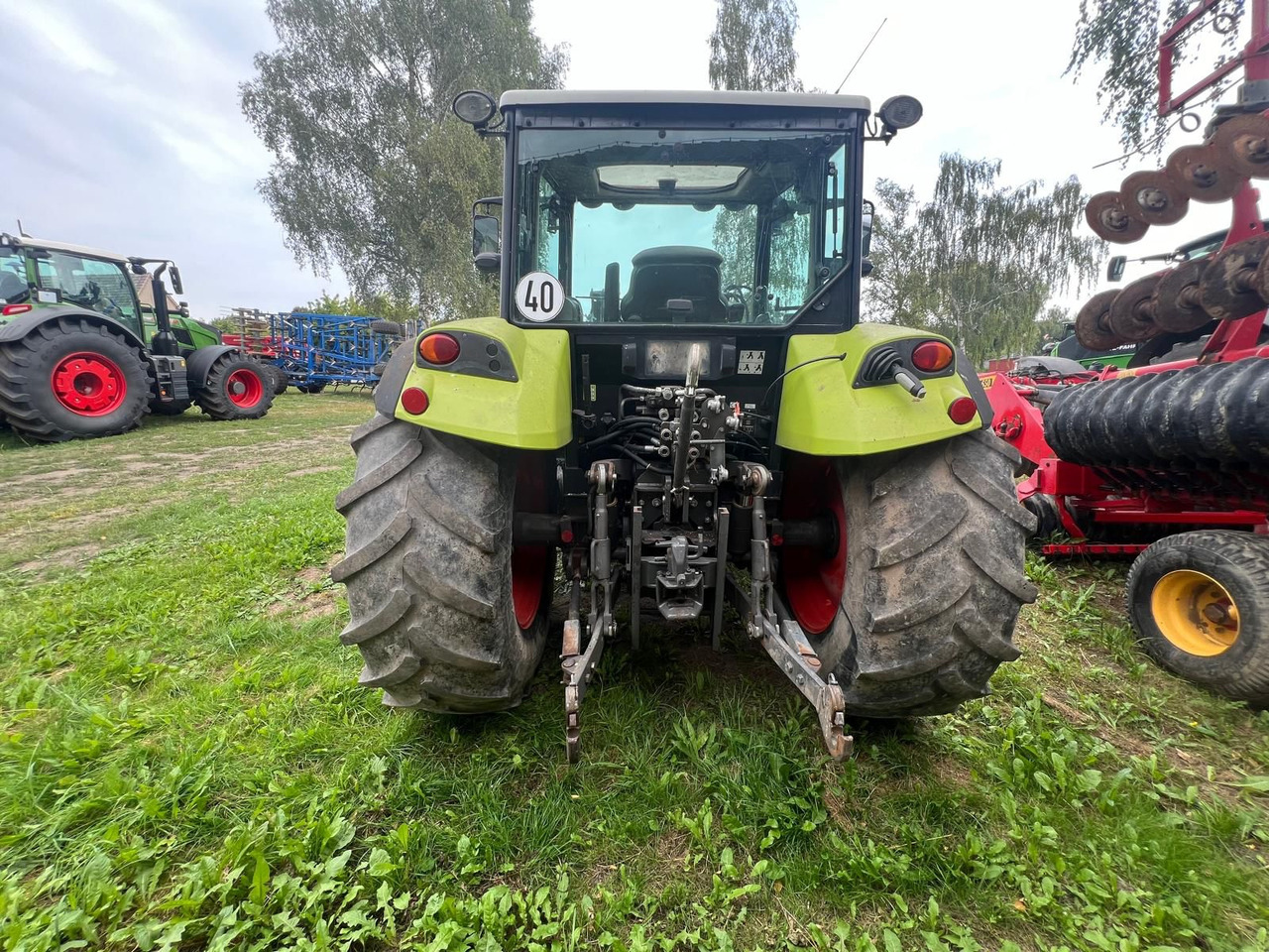 Farm tractor Claas Axos 340: picture 9