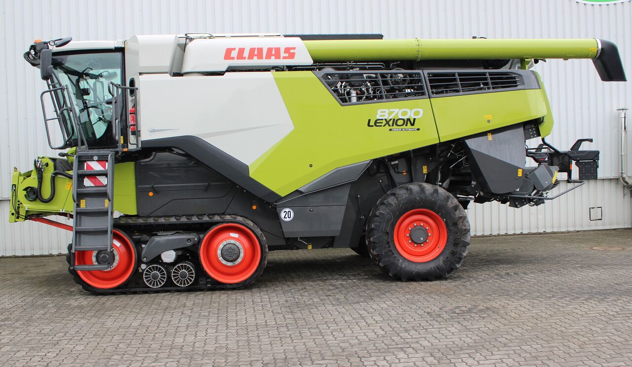 Claas Lexion 8700 TT - Combine harvester: picture 1 Claas Lexion 8700 TT - Combine harvester: picture 1