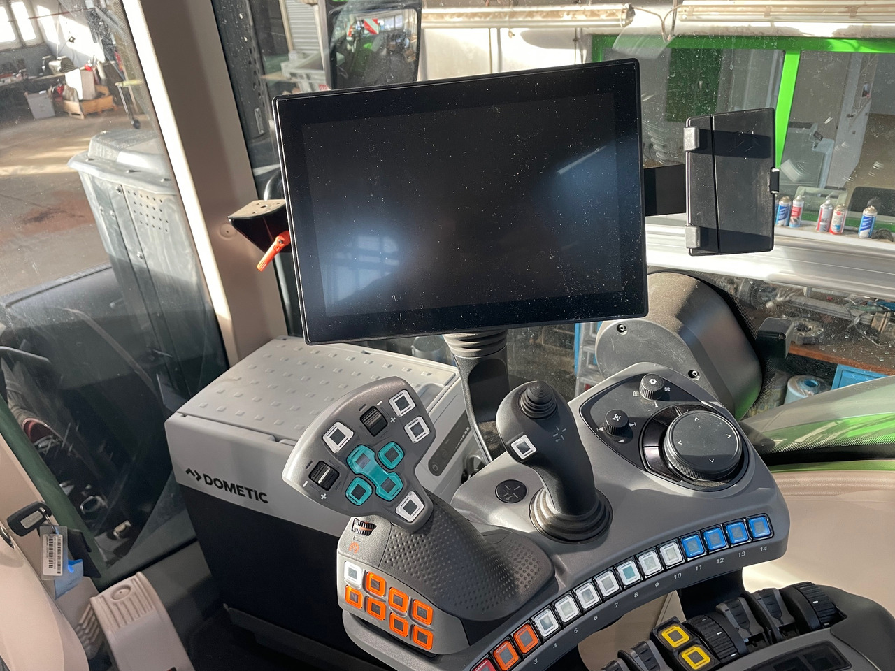 Fendt 1050 Vario Gen3 Profi  Setting - Farm tractor: picture 3 Fendt 1050 Vario Gen3 Profi  Setting - Farm tractor: picture 3