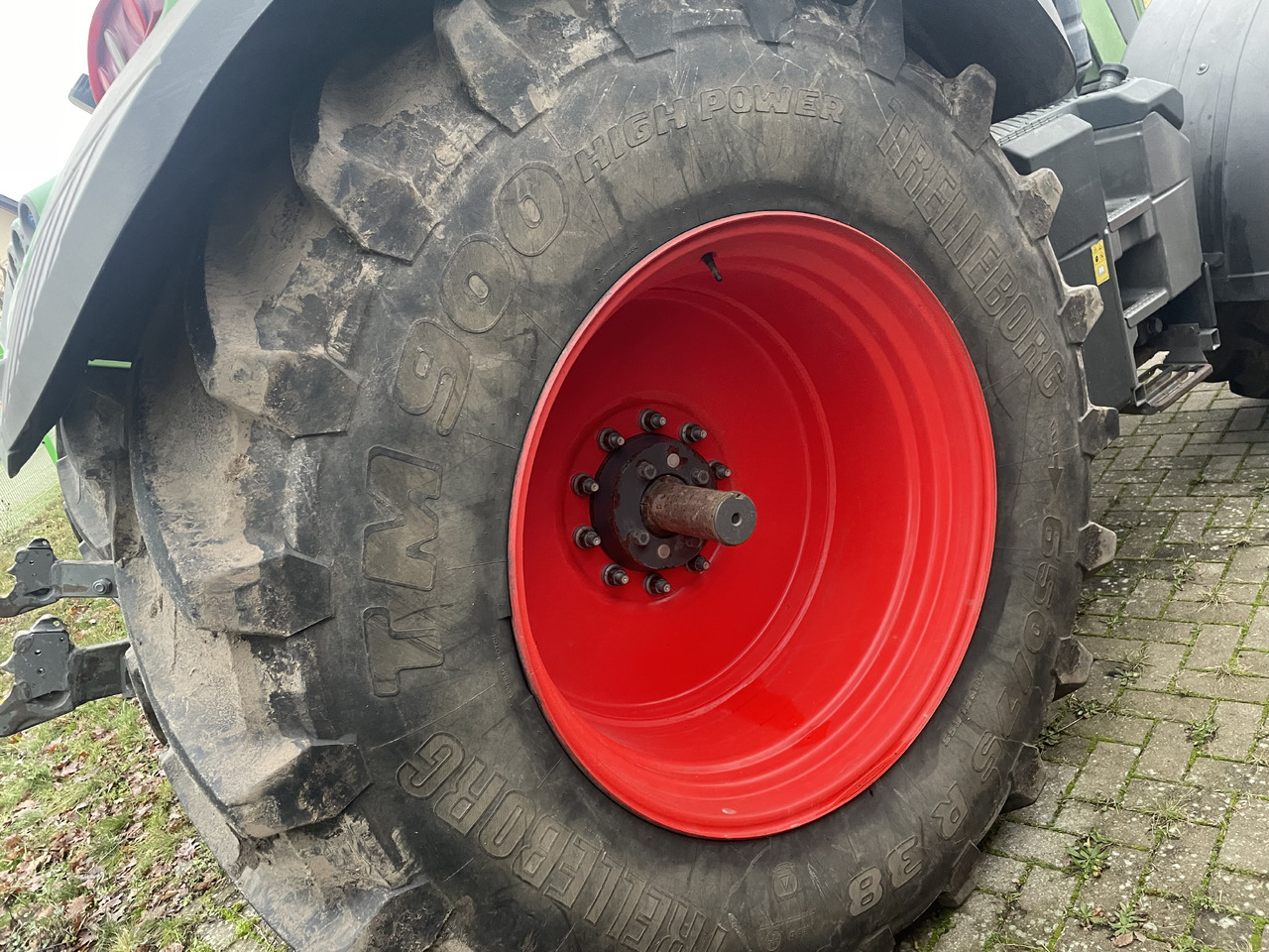 Farm tractor Fendt 718 Power Plus: picture 10