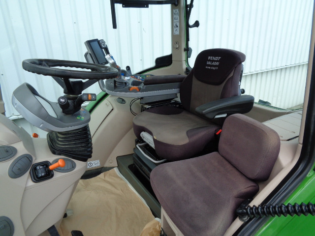 Fendt 720 Vario S4 Power - Farm tractor: picture 5 Fendt 720 Vario S4 Power - Farm tractor: picture 5