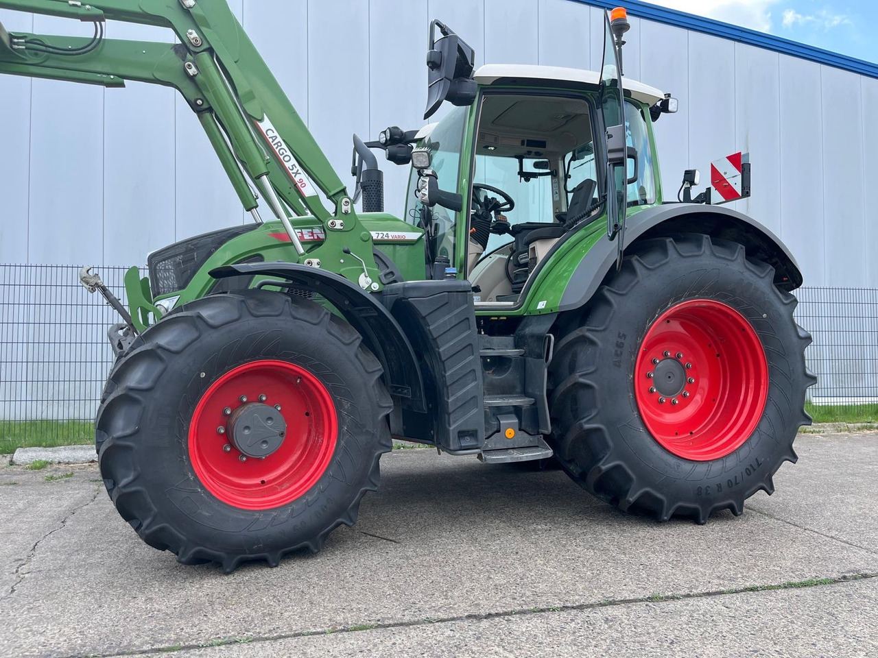 Farm tractor Fendt 724 Vario Gen6 ProfiPlus: picture 1