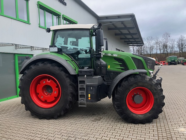 Fendt 826 Vario S4 Profi - Farm tractor: picture 5 Fendt 826 Vario S4 Profi - Farm tractor: picture 5