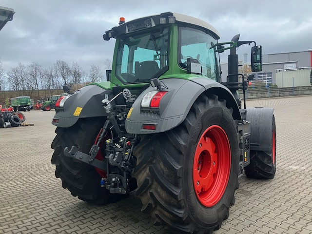 Fendt 826 Vario S4 Profi - Farm tractor: picture 4 Fendt 826 Vario S4 Profi - Farm tractor: picture 4