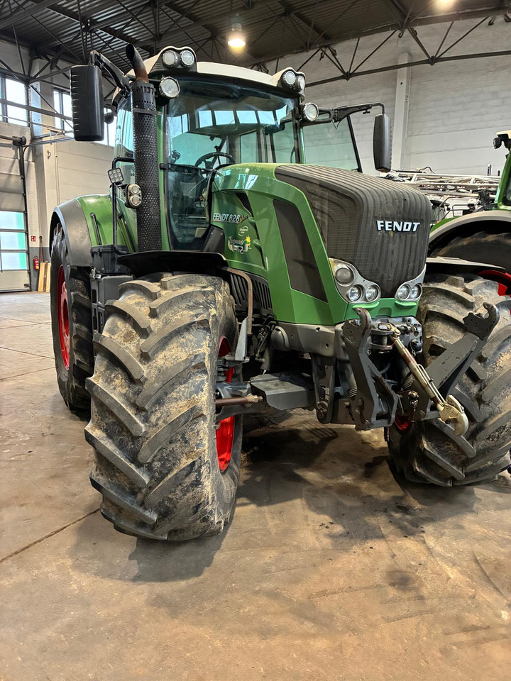 Fendt 828 Vario SCR ProfiPlus - Farm tractor: picture 1 Fendt 828 Vario SCR ProfiPlus - Farm tractor: picture 1