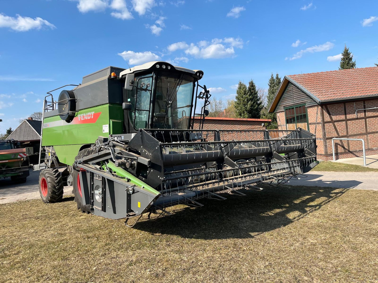 Fendt Mähdrescher 5225 E - Combine harvester: picture 1 Fendt Mähdrescher 5225 E - Combine harvester: picture 1
