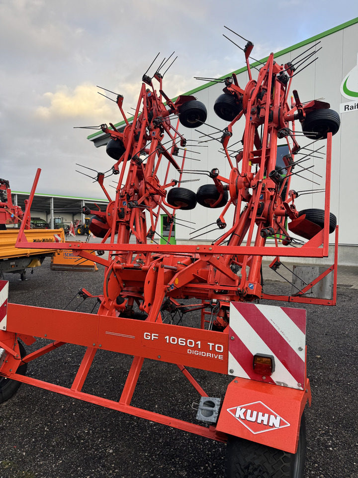 Kuhn GF 10601 T - Tedder/ Rake: picture 2 Kuhn GF 10601 T - Tedder/ Rake: picture 2