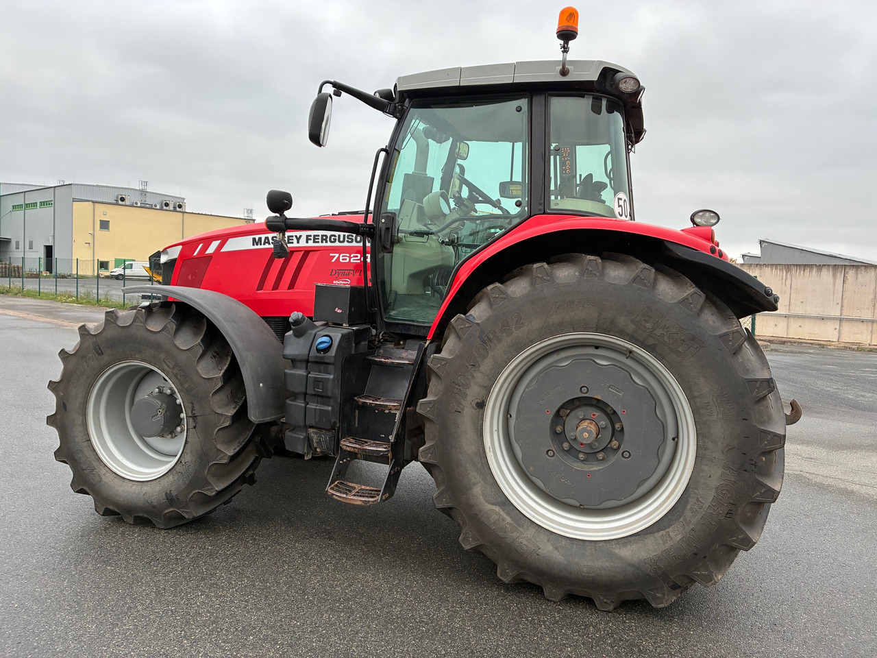 Massey Ferguson 7624 Dyna-VT - Farm tractor: picture 4 Massey Ferguson 7624 Dyna-VT - Farm tractor: picture 4