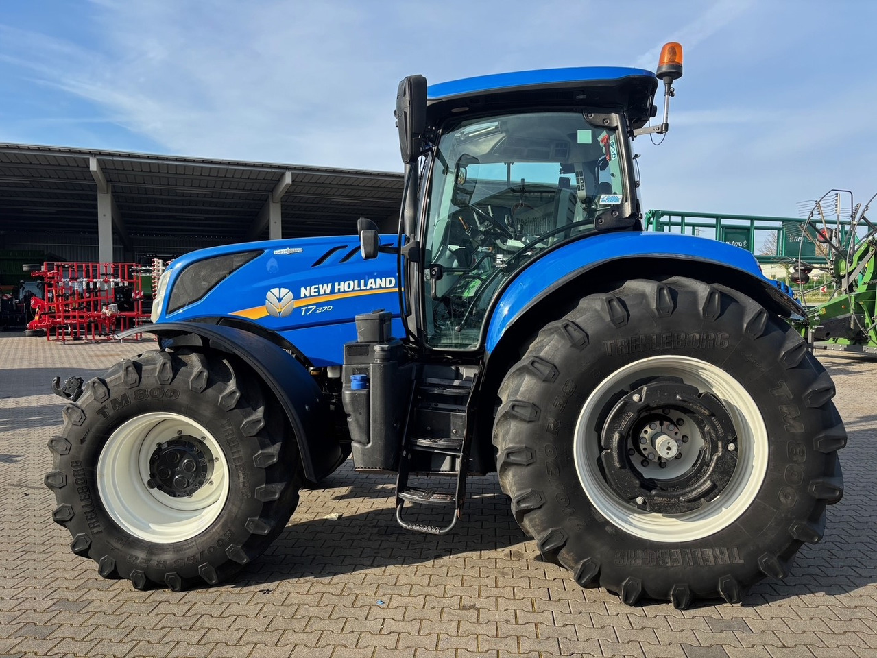 New Holland T 7.270 AC - Farm tractor: picture 1 New Holland T 7.270 AC - Farm tractor: picture 1