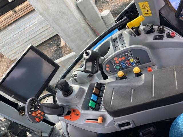 New Holland T7.200 Autocommand - Farm tractor: picture 3 New Holland T7.200 Autocommand - Farm tractor: picture 3