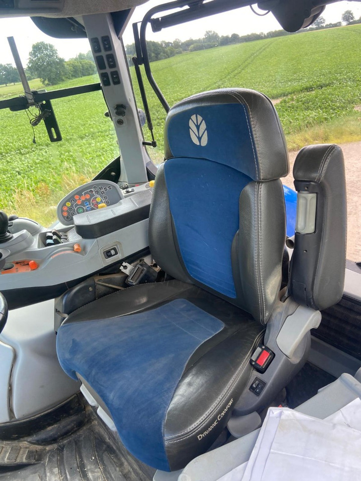 New Holland T7.290 AutoCommand - Farm tractor: picture 2 New Holland T7.290 AutoCommand - Farm tractor: picture 2