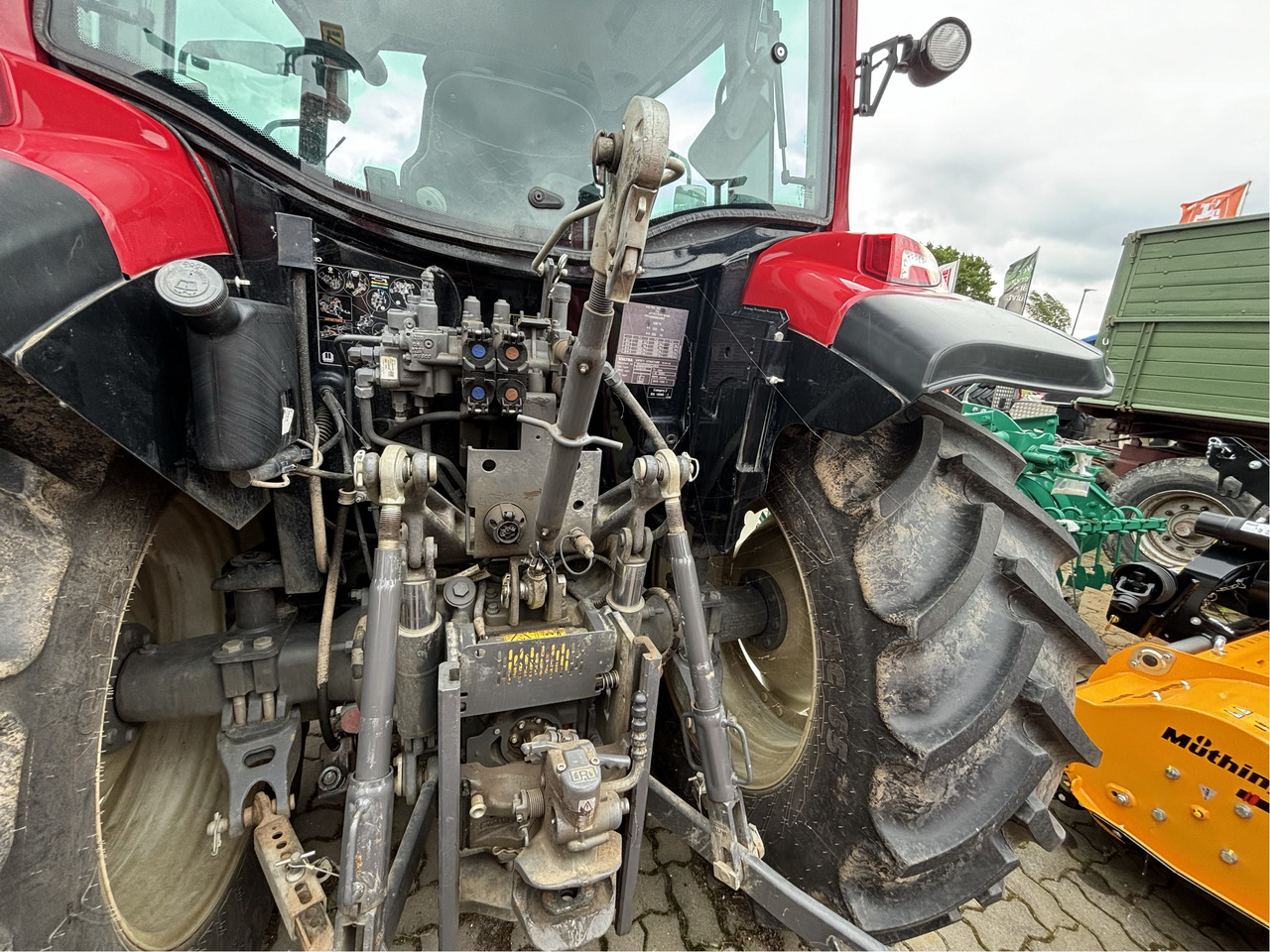 Valtra A 95 - Farm tractor: picture 3 Valtra A 95 - Farm tractor: picture 3