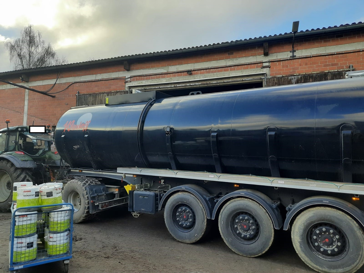 Wienhoff Drei-Achs Tanksattelauflieger - Fertilizing equipment: picture 1 Wienhoff Drei-Achs Tanksattelauflieger - Fertilizing equipment: picture 1