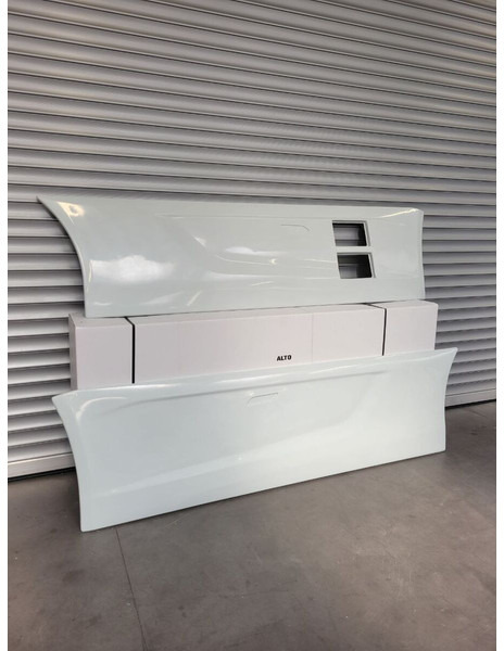 Iveco 3800mm Fuel tank steps / scalini serbatoio - Aerodynamics/ Spoiler for Truck: picture 1 Iveco 3800mm Fuel tank steps / scalini serbatoio - Aerodynamics/ Spoiler for Truck: picture 1