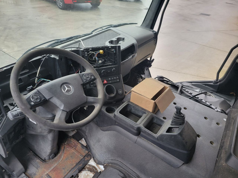 Cab and interior for Truck Mercedes-Benz Arocs - Actros Classicspace: picture 10