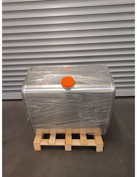 Volvo 400 L. - Fuel tank for Truck: picture 1 Volvo 400 L. - Fuel tank for Truck: picture 1