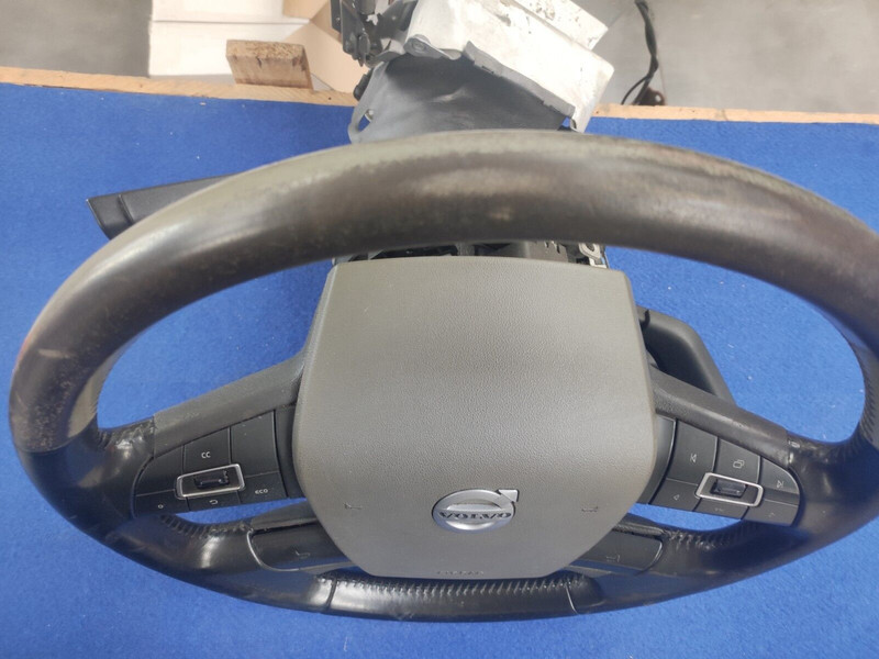 Volvo FH Euro 6 - Steering wheel for Truck: picture 3 Volvo FH Euro 6 - Steering wheel for Truck: picture 3