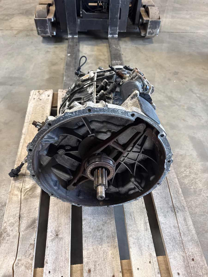 MAN GEARBOX 6S800 TO // 81.32004-6180 - Gearbox for Truck: picture 1 MAN GEARBOX 6S800 TO // 81.32004-6180 - Gearbox for Truck: picture 1