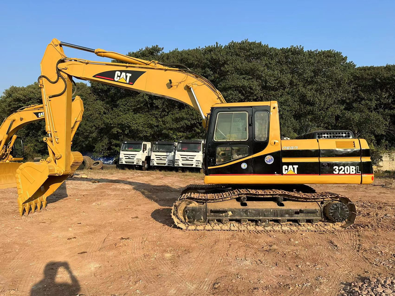 CAT 320B - Crawler excavator: picture 1 CAT 320B - Crawler excavator: picture 1