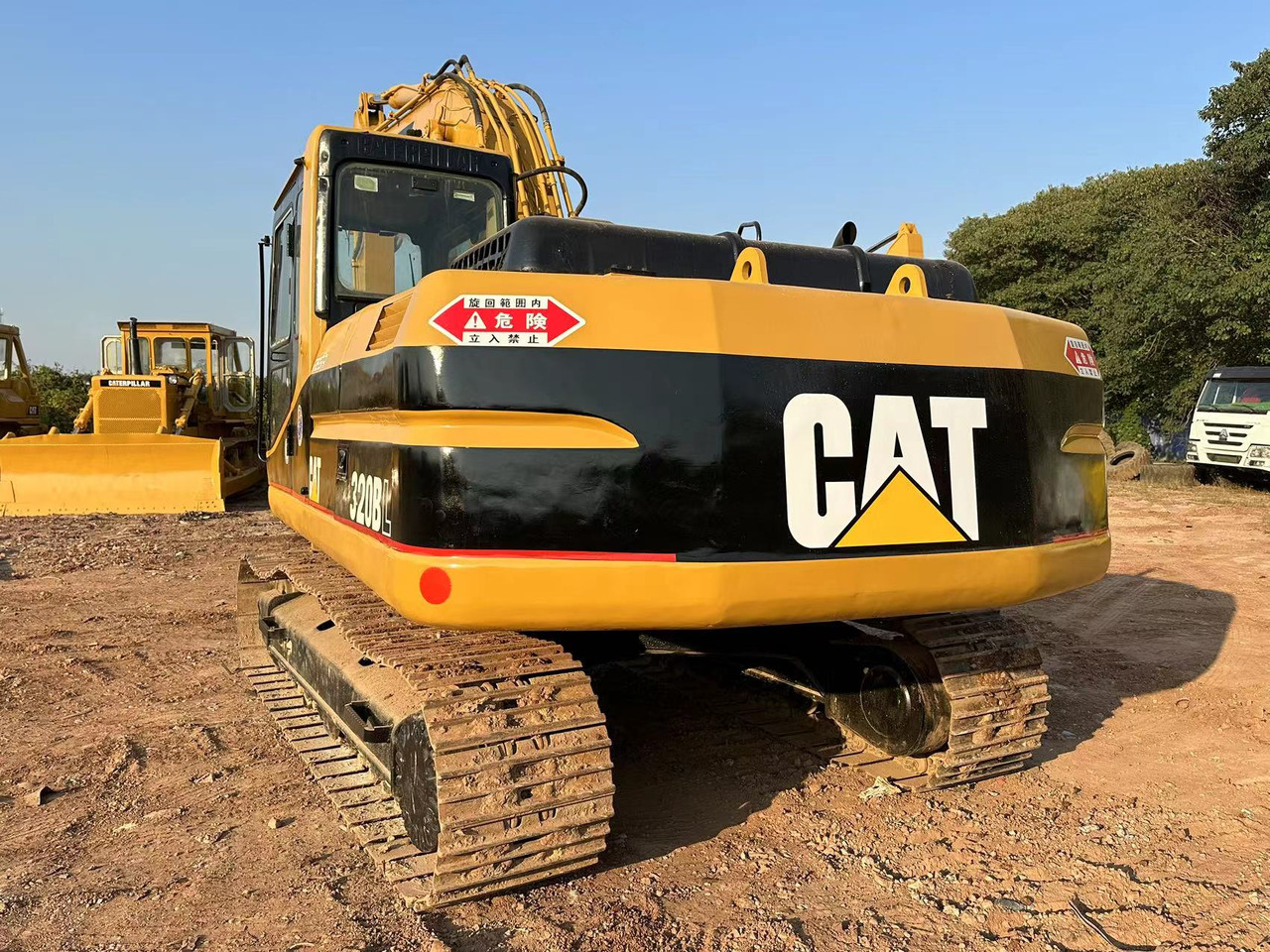 Crawler excavator CAT 320B: picture 9