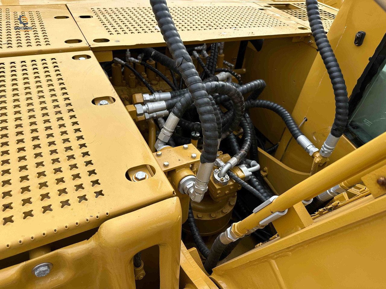 Crawler excavator CAT 320CL with hammer: picture 8 Crawler excavator CAT 320CL with hammer: picture 8