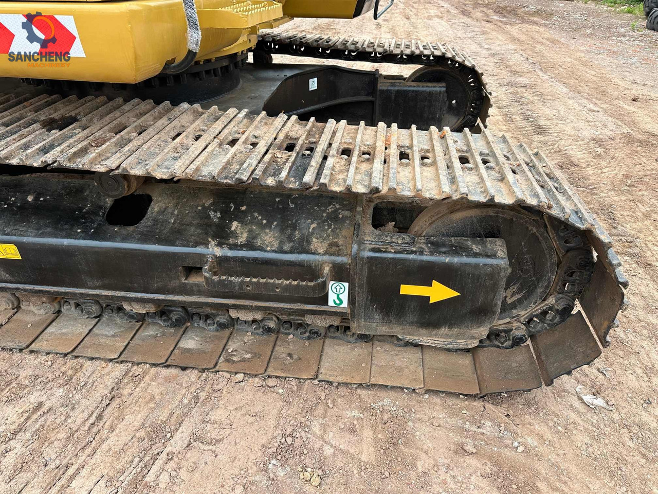 Crawler excavator CAT 320CL with hammer: picture 9 Crawler excavator CAT 320CL with hammer: picture 9