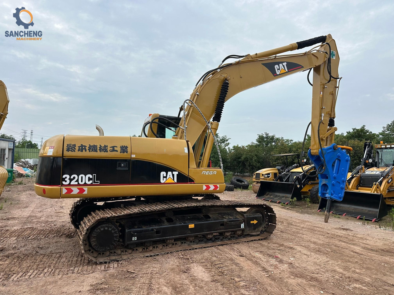 CAT 320CL with hammer - Crawler excavator: picture 3 CAT 320CL with hammer - Crawler excavator: picture 3