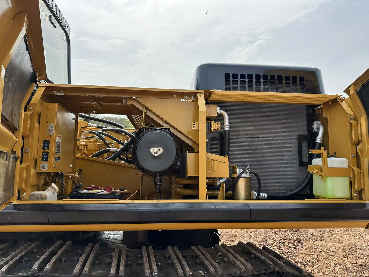Crawler excavator CAT 330BL: picture 10