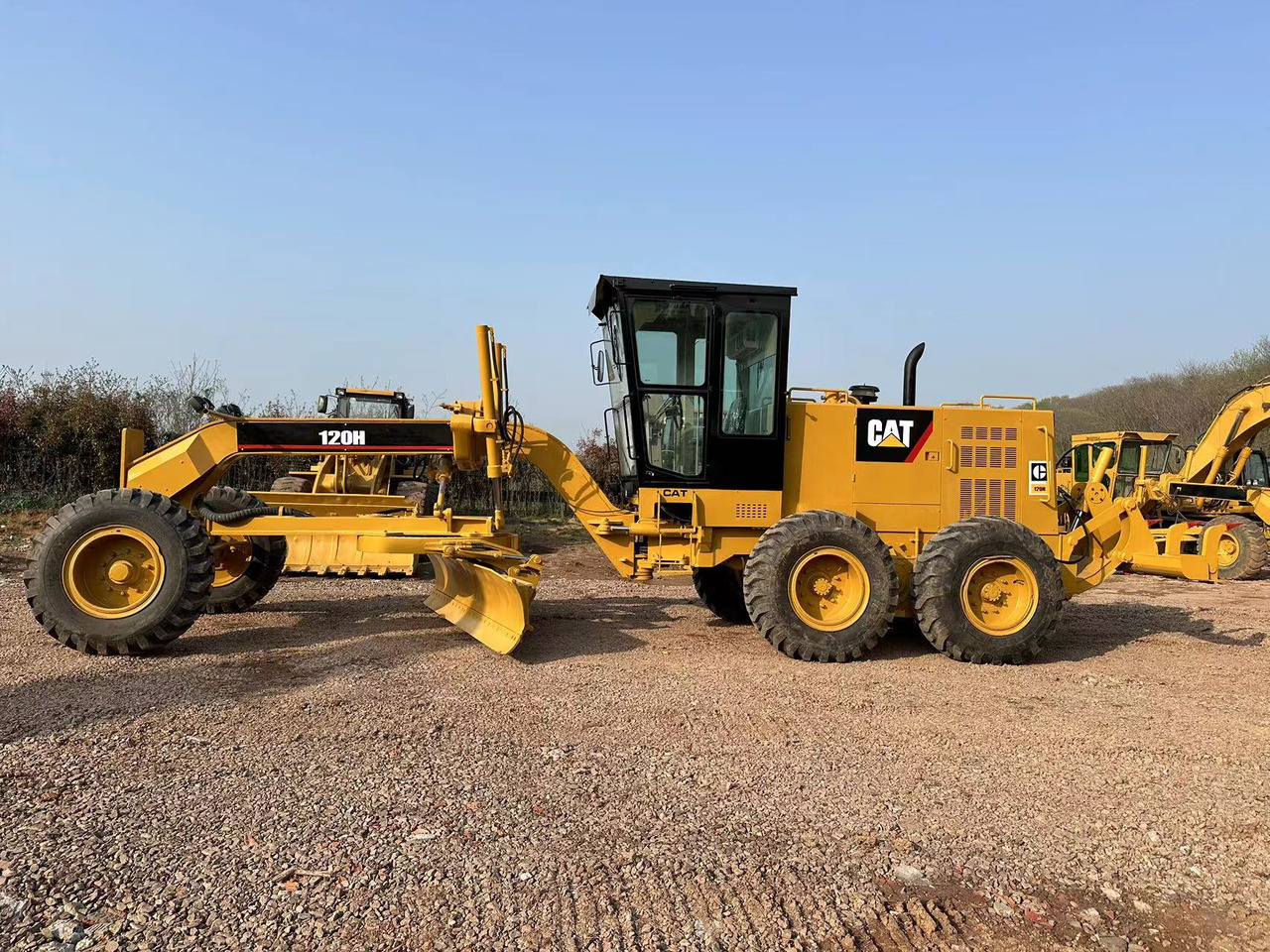 CATERPILLAR 120H motor grader - Grader: picture 1 CATERPILLAR 120H motor grader - Grader: picture 1
